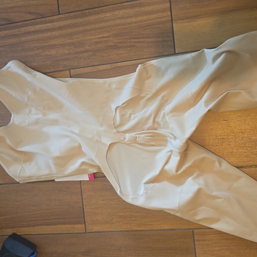 Women's Tan Shapewear Bodysuit Post Surgery XL New - Picture 3 of 4